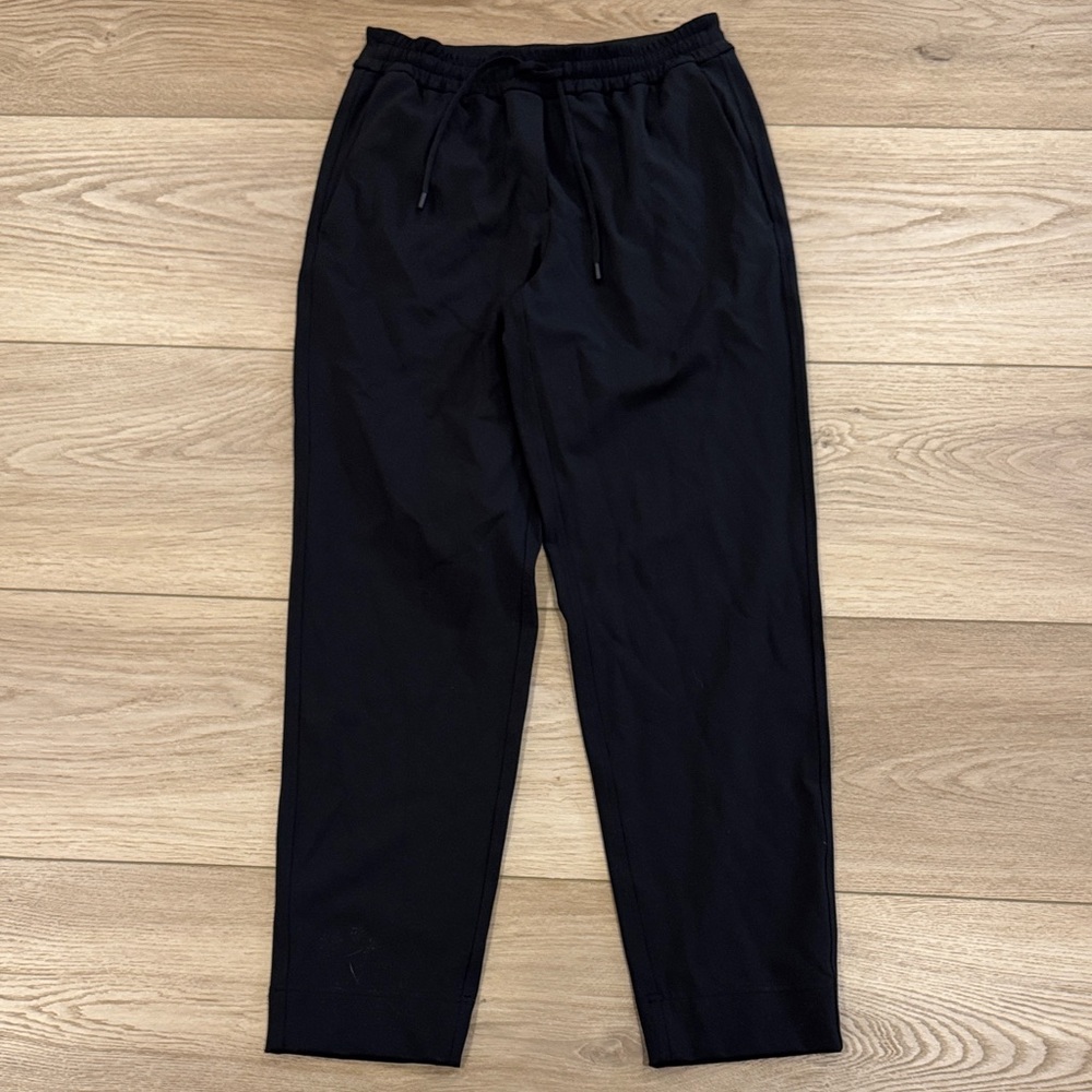 Lululemon Athletica Tapered Leg 7/8 pant *Luxtreme*